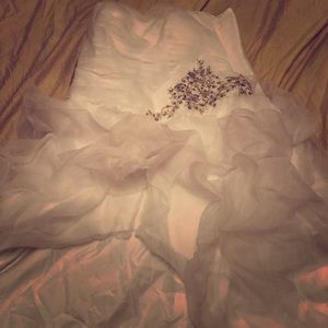 Wedding dress or can be use for prom dress